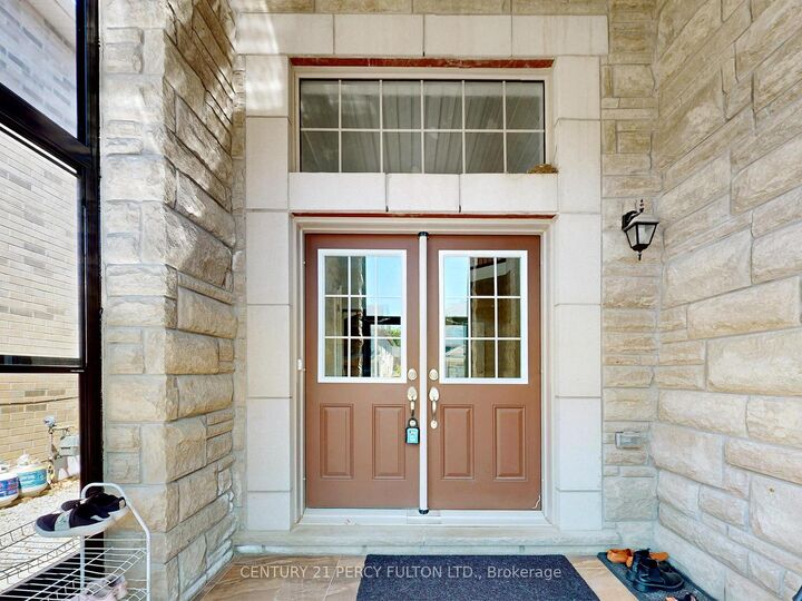 Property Photo: 47 Mohandas Drive ON L3S 0E5