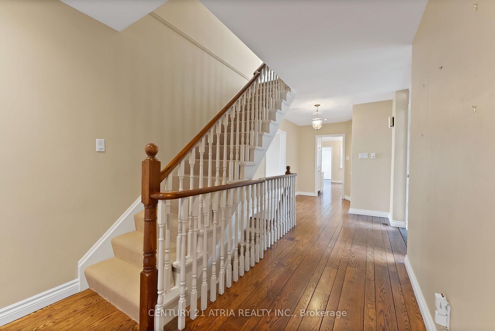 Property Photo: 5 Hill Crescent ON M1M 1H7