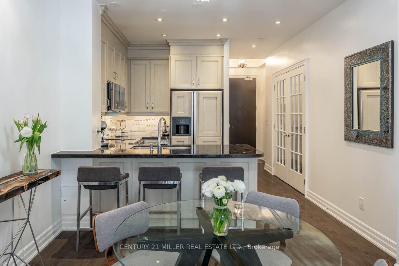Property Photo:  20 Burkebrook Place 328  ON M4G 0A1 