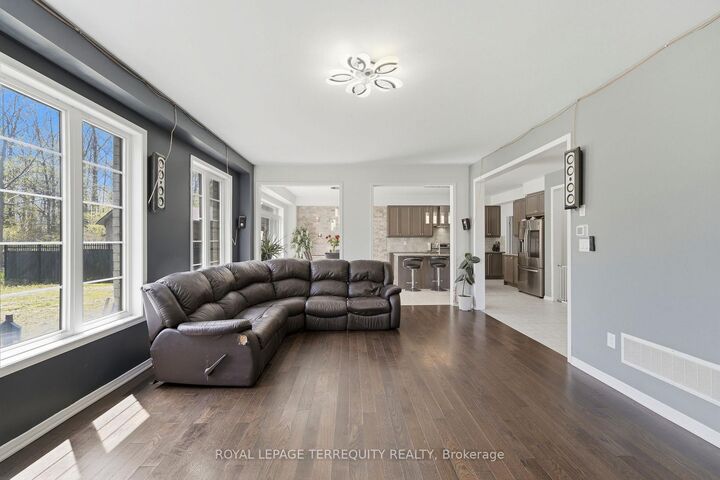 Property Photo: 65 Cactus Crescent ON L8J 0M4