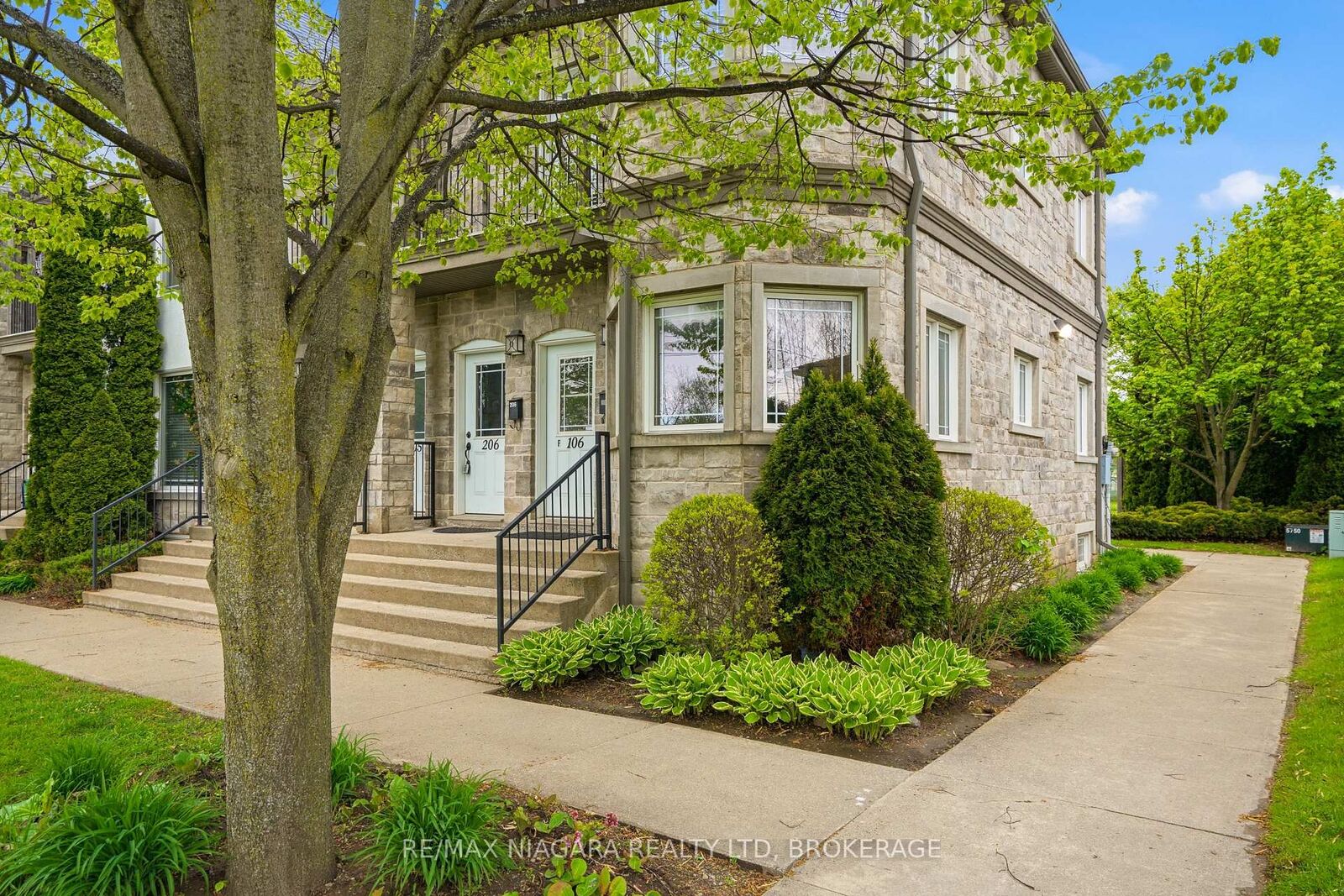 Property Photo: 6045 Dunn Street 106 ON L2G 2P2
