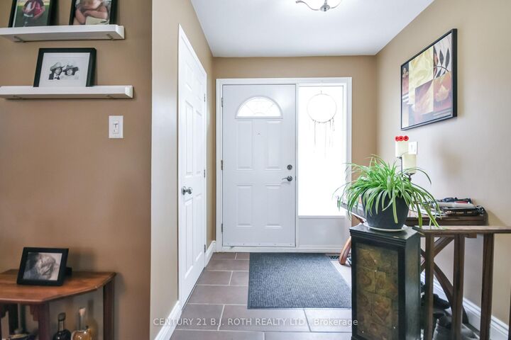 Photo de la propriété:  128 Cherrywood Drive  ON L3Y 2X7 