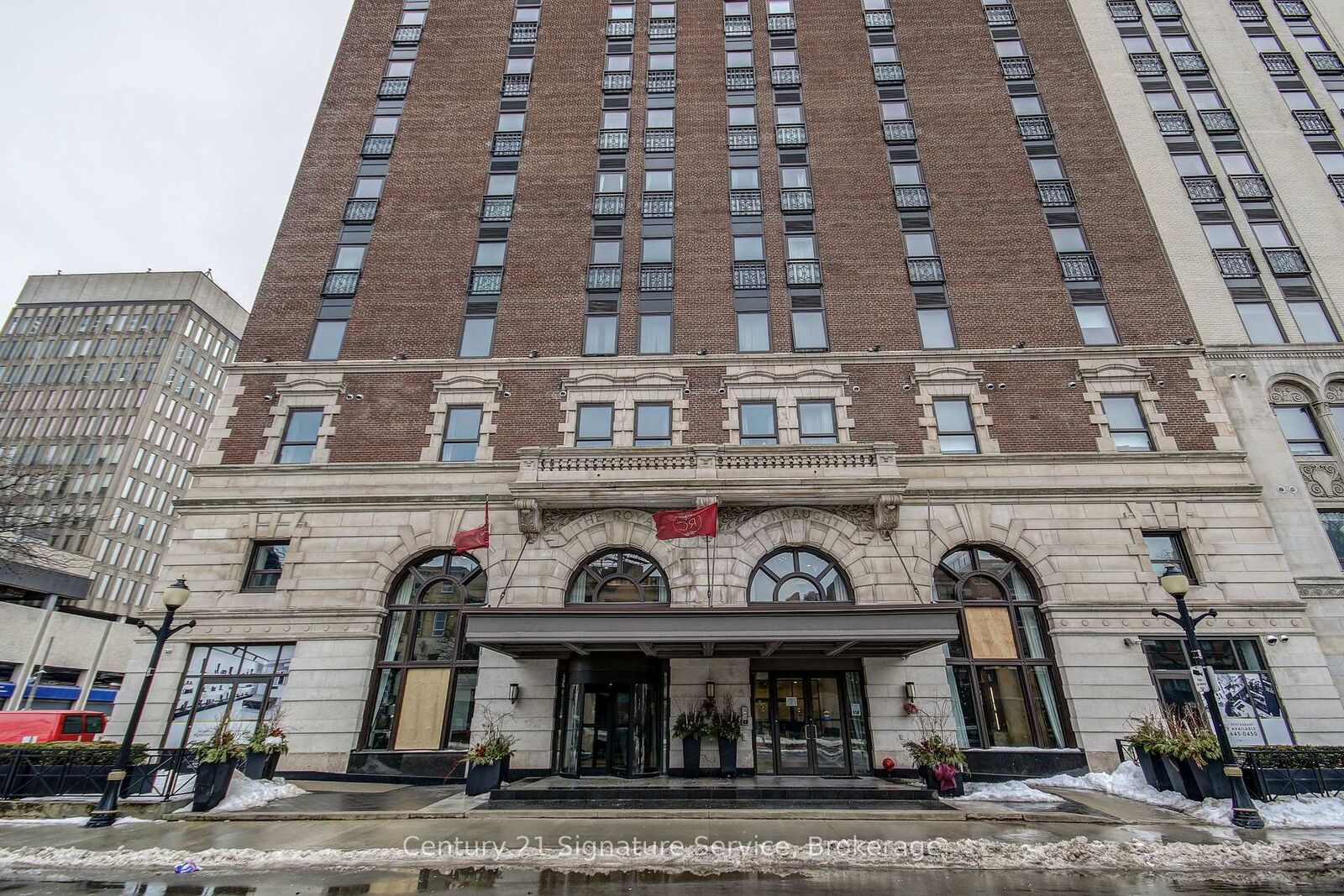 Property Photo: 118 King Street E Lph16 ON L8P 0A7