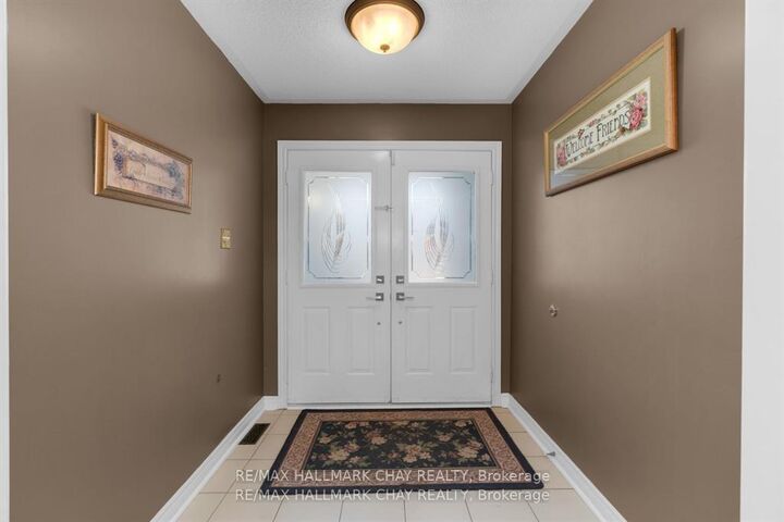 Property Photo: 82 Bishop Drive ON L4N 7P4