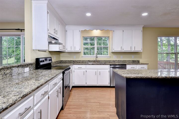Property Photo: 132 Wellington Drive VA 23185