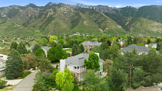 Property Photo:  9 Pepperwood Pointe  UT 84092 