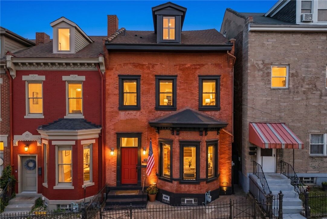 Property Photo:  233 44th St  PA 15201 