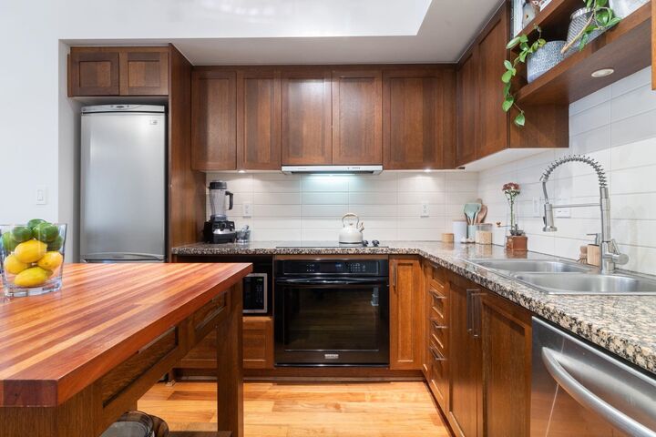 Property Photo: 2228 W Broadway 608 BC V6K 0B1