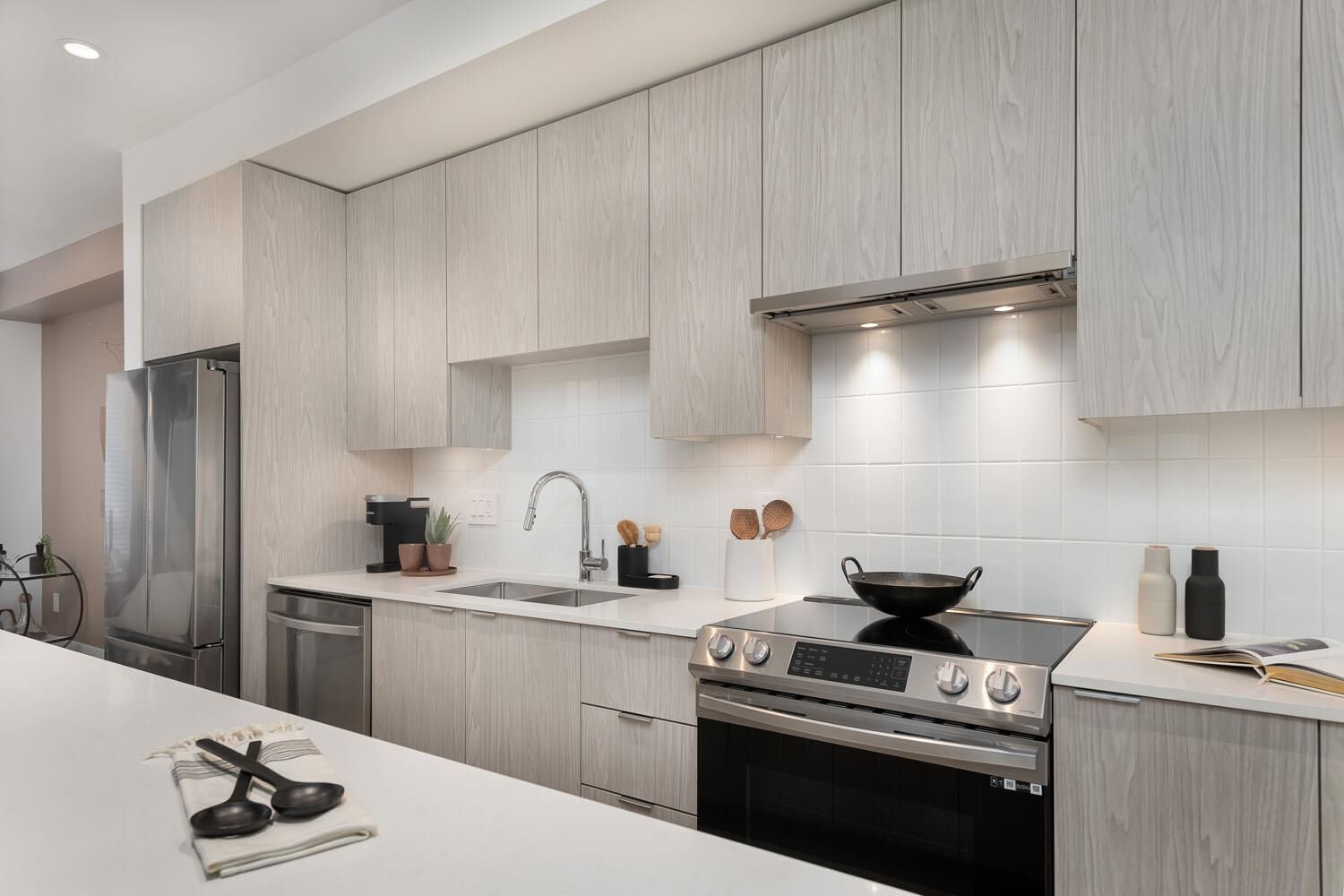 Property Photo: 16355 21 Avenue 25 BC V3Z 1K9