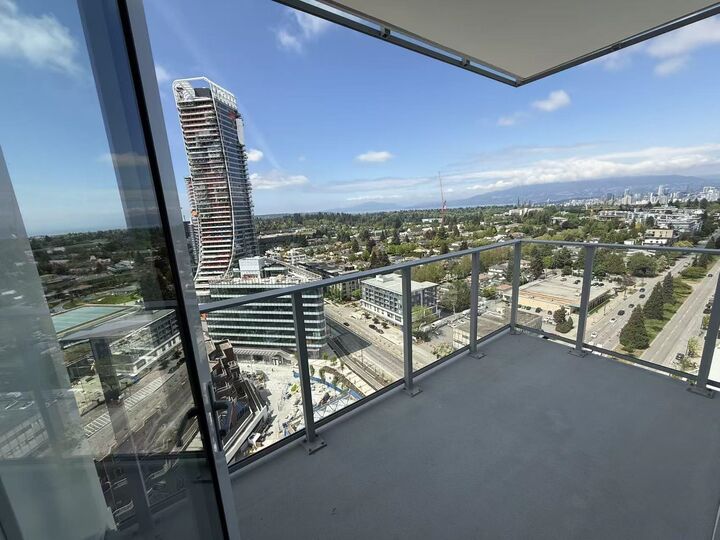 Property Photo:  485 W 42nd Avenue 2202  BC V5Y 0R6 