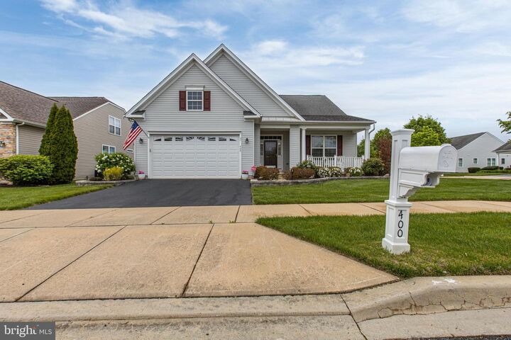 Property Photo: 400 Topiary Lane DE 19709