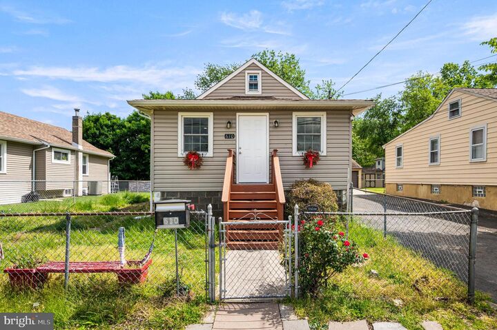 Property Photo: 610 Princess Avenue PA 19021