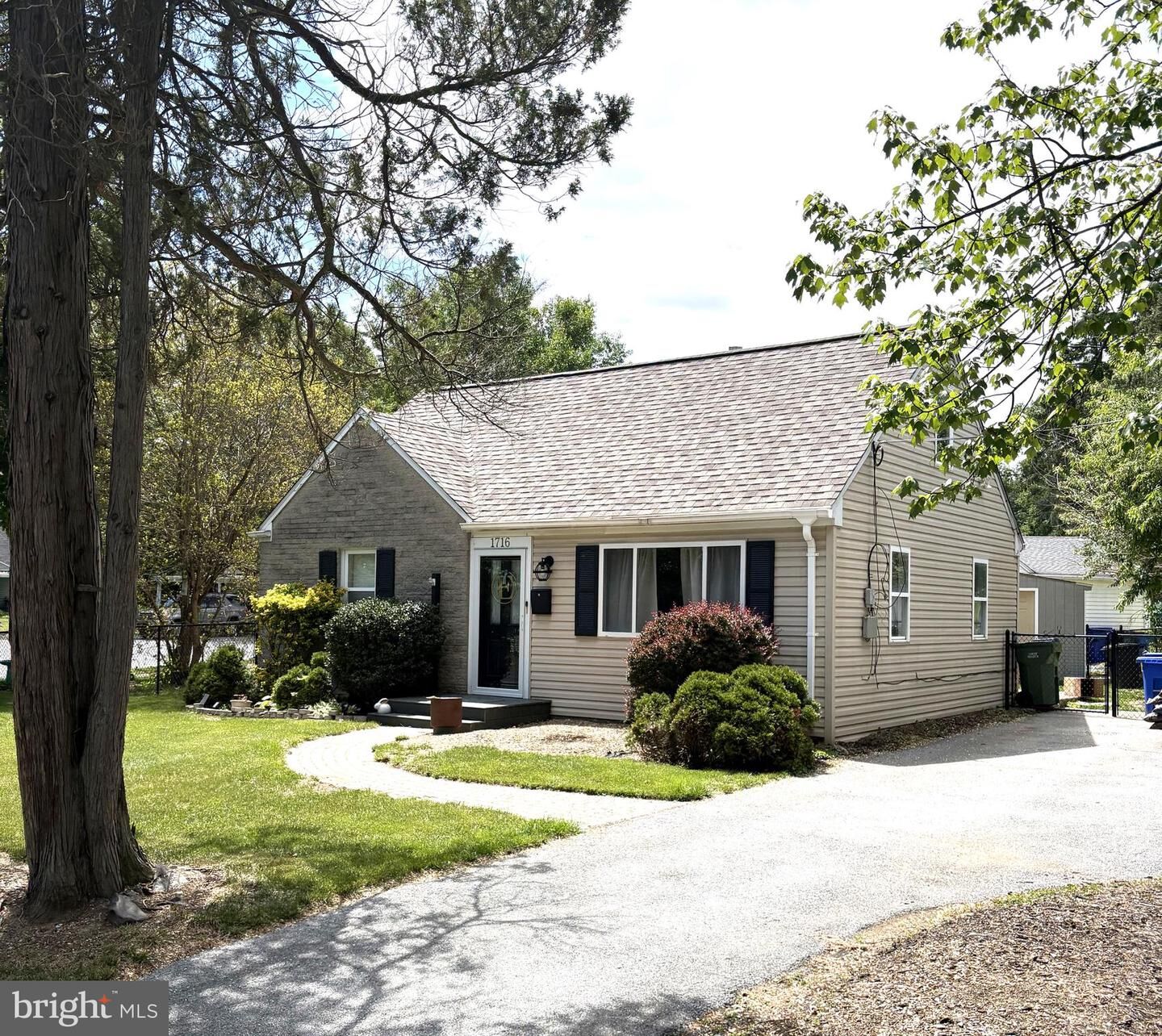 Property Photo:  1716 Glenside Drive  PA 17109 