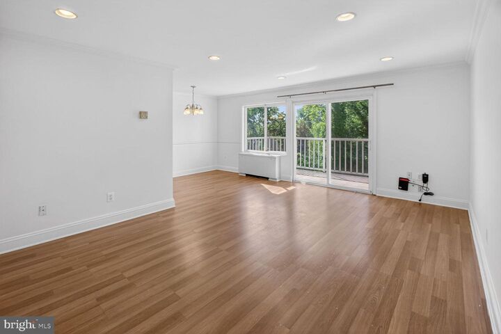 Property Photo:  5601 Parker House Terrace 304  MD 20782 