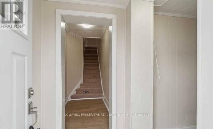 Property Photo:  77 Mohawk Street Upper  ON N3S 2W6 