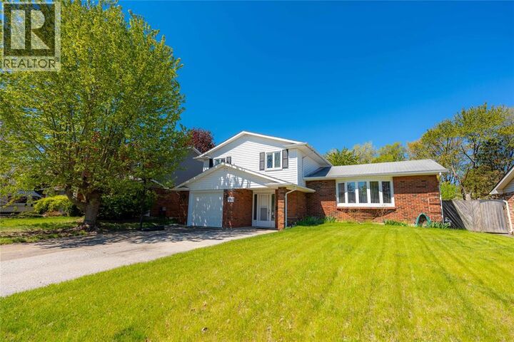 Property Photo:  1083 Salisbury Street  ON N7S 3V6 