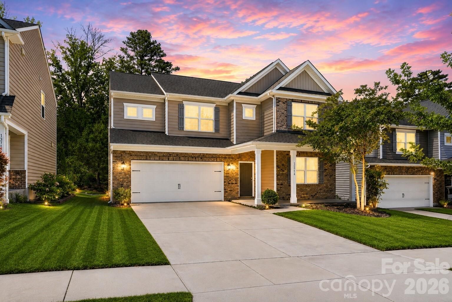 Property Photo: 13714 Canterbury Castle Drive NC 28273