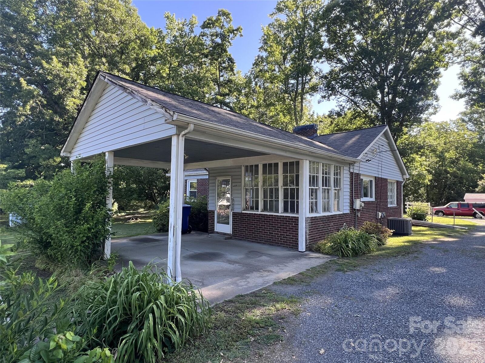 Property Photo:  209 S Roxford Road  NC 28086 