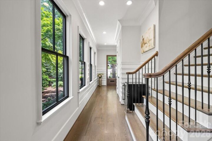 Property Photo:  1160 S Kings Drive  NC 28207 