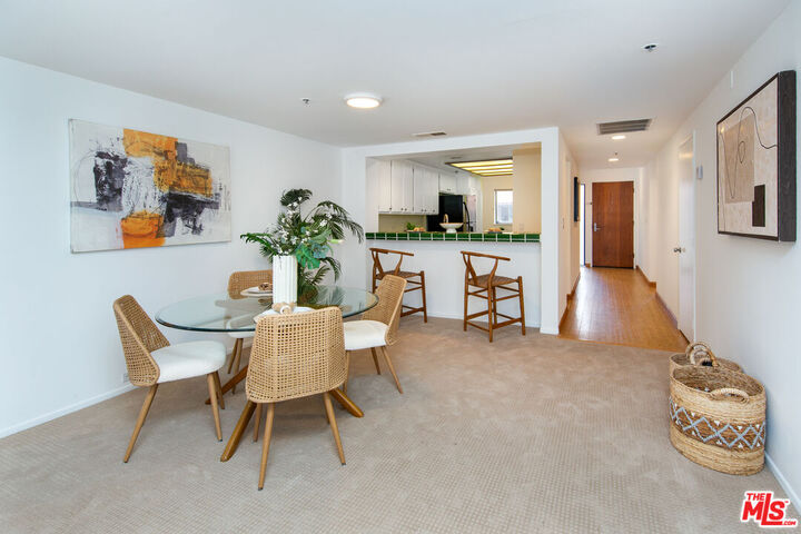 Property Photo:  2960 Neilson Way  CA 90405 