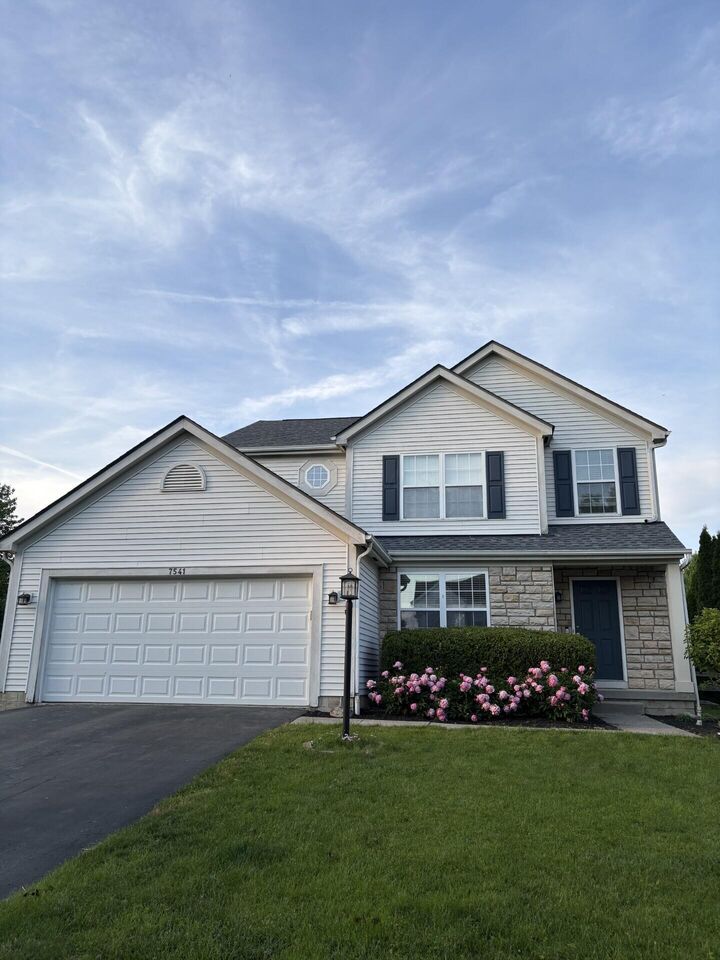 Property Photo:  7541 Totten Springs Drive  OH 43082 