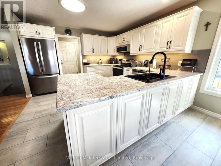 Property Photo: 230 4th Street Crescent ON N4N 3S2