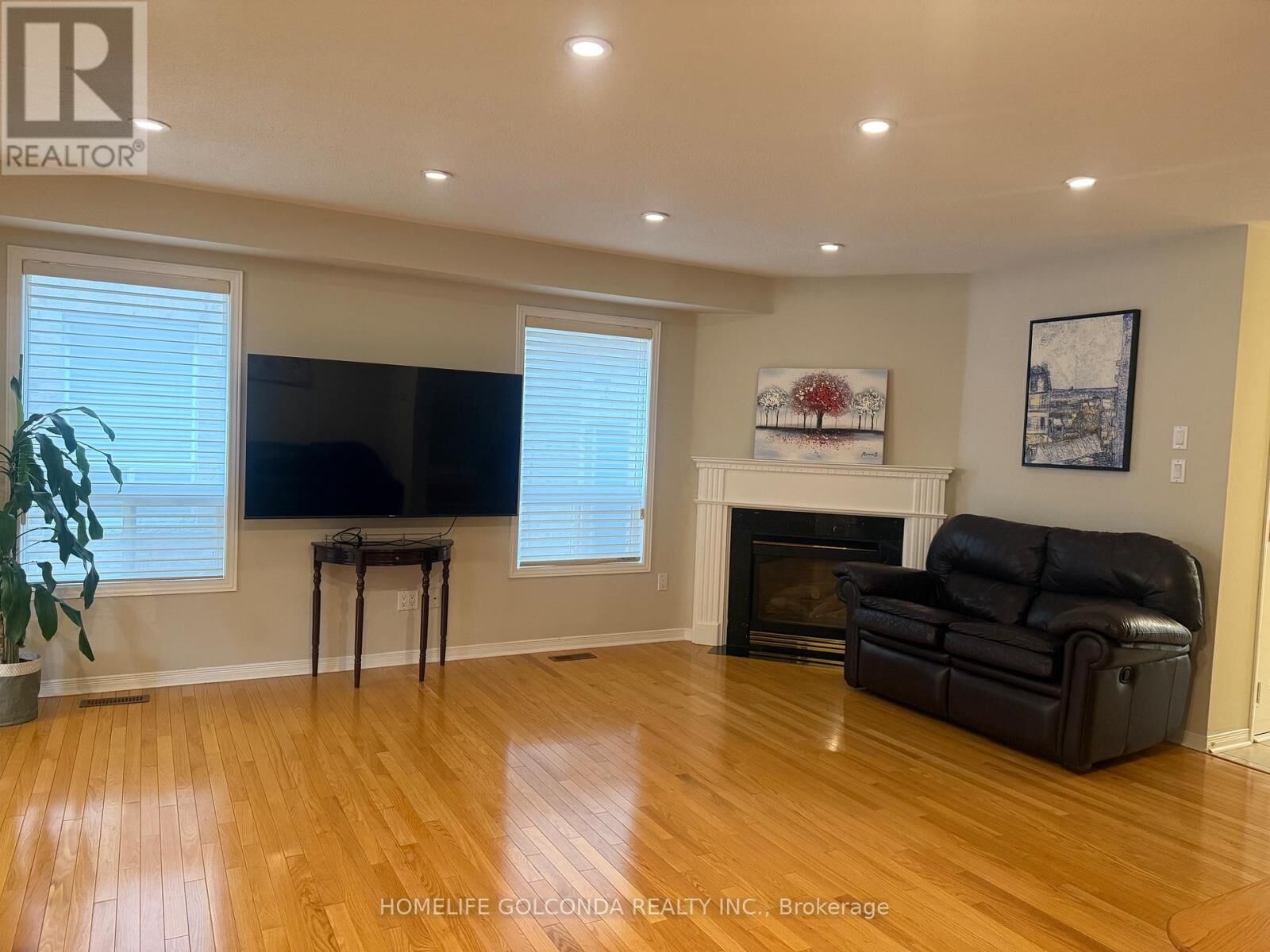 Property Photo:  74 Rideau Drive  ON L4B 4P1 