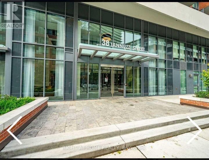 Property Photo:  38 Iannuzzi Street 511  ON M5V 0S2 