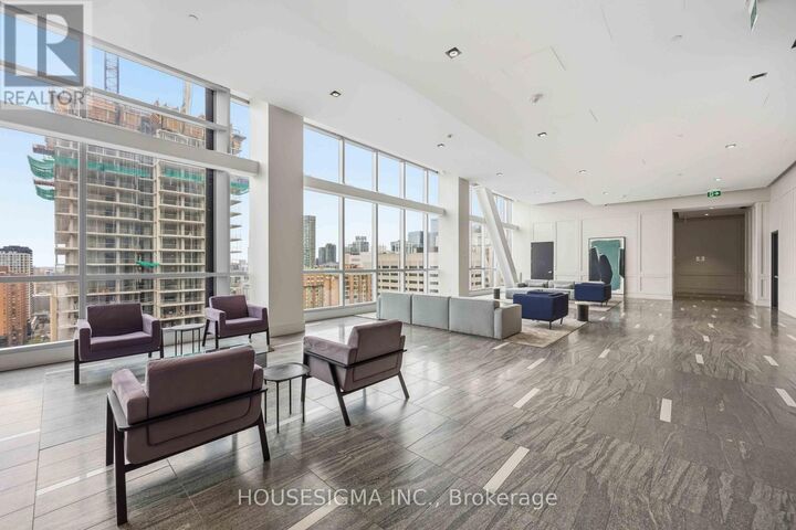 Property Photo:  488 University Avenue 3212  ON M5G 0C1 