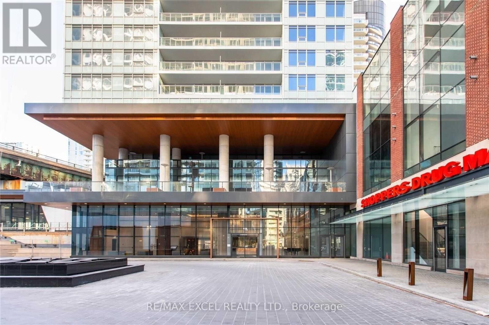 Property Photo:  17 Bathurst Street 4012  ON M5V 0N1 