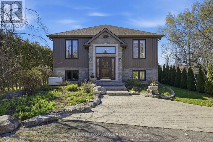 Property Photo:  31 Price Street East  ON K0K 1H0 