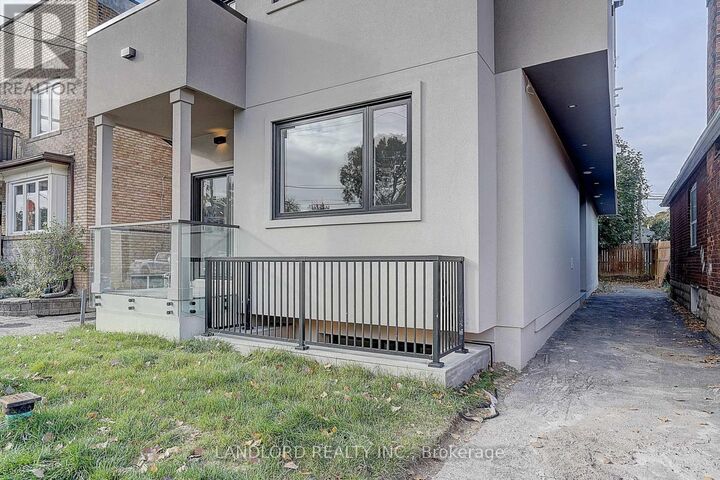 Property Photo:  1344 Pape Avenue Unit 3  ON M4K 3X2 
