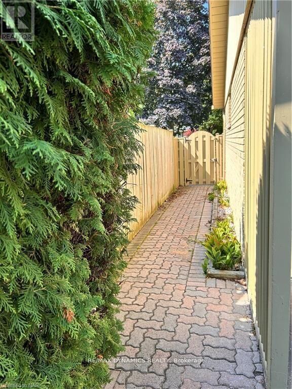 Property Photo:  32 Mississauga Road Lower Unit  ON L2N 2K4 