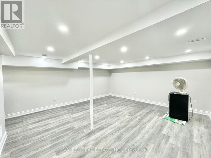 Property Photo:  26 Homeland Court  ON L6S 1R8 