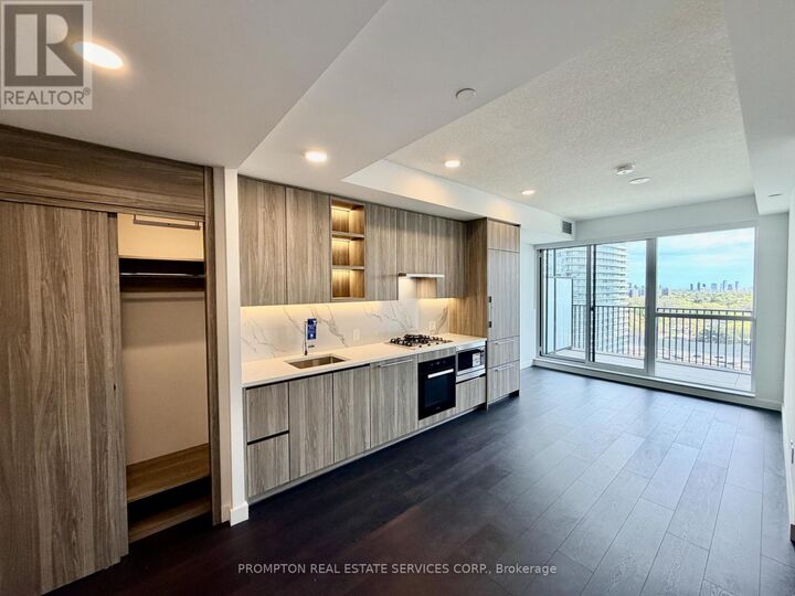 Property Photo:  68 Esther Shiner Boulevard 1702  ON M2K 0J6 