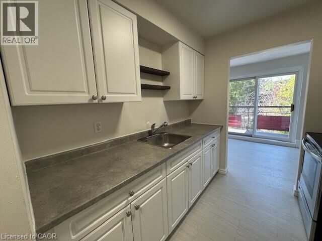 Property Photo:  232 Louisa Street 8B  ON N2H 5M7 
