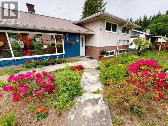 Property Photo: 6503 Hillcrest Ave BC V8A 4Y5