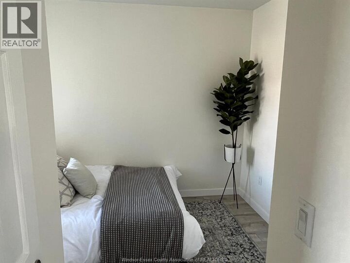 Property Photo:  9 Medora Avenue West  ON N8M 2H7 