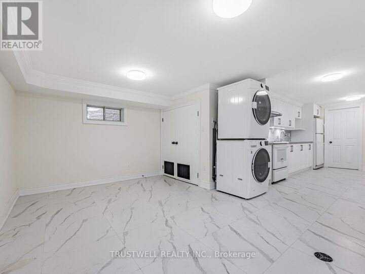 Property Photo:  90 Galt Avenue C  ON M4M 2Z3 