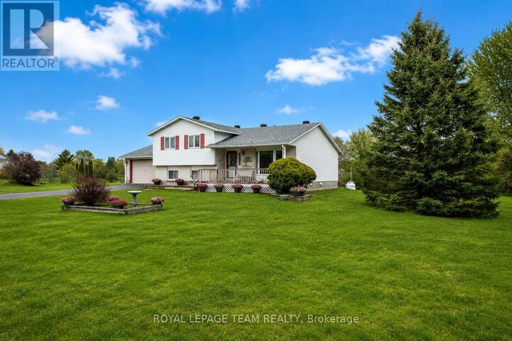 Property Photo:  134 Torok Drive  ON K7C 3P1 