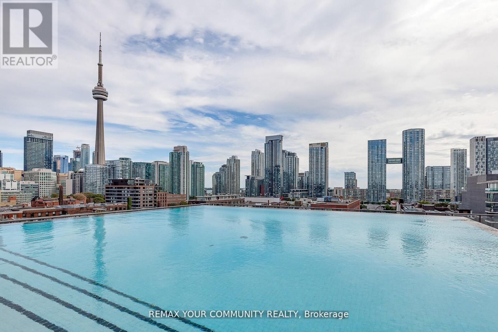 Property Photo:  560 King Street West 703  ON M5V 1M3 
