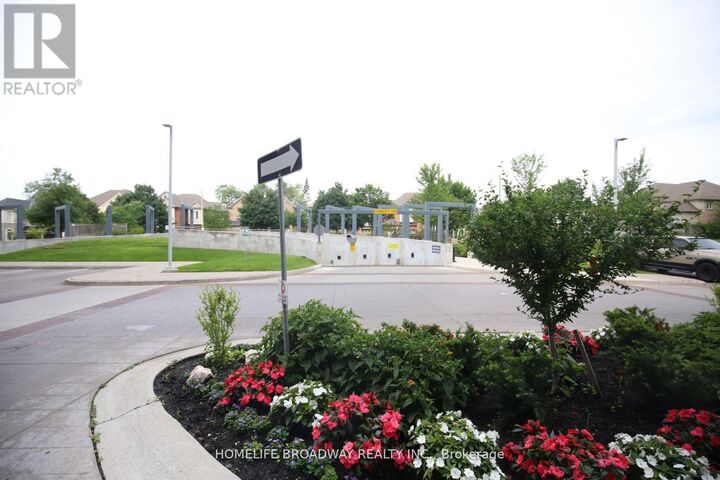 Property Photo:  9090 Yonge Street 1606B  ON L4C 0Z1 