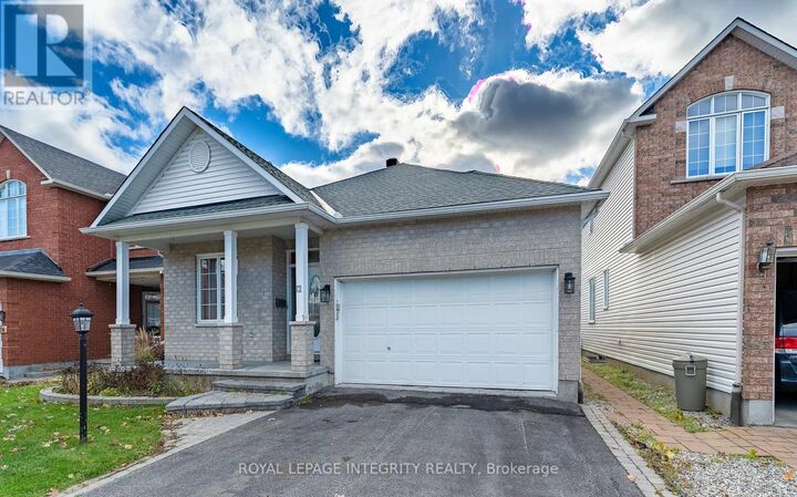Property Photo:  12 Maple Stand Way  ON K2G 6P4 