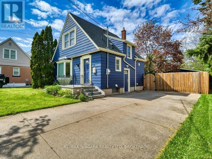 Property Photo:  11 Winnifred Avenue  ON L2M 5X2 