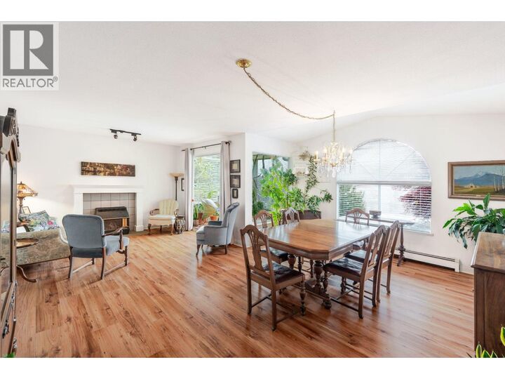 Property Photo:  3298 Mahon Avenue  BC V7N 3T5 