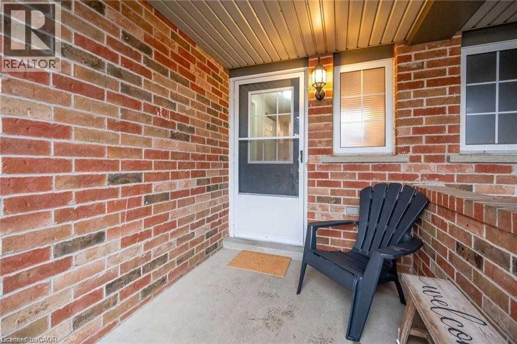 Property Photo:  27 Max Becker Drive  ON N2E 3V7 