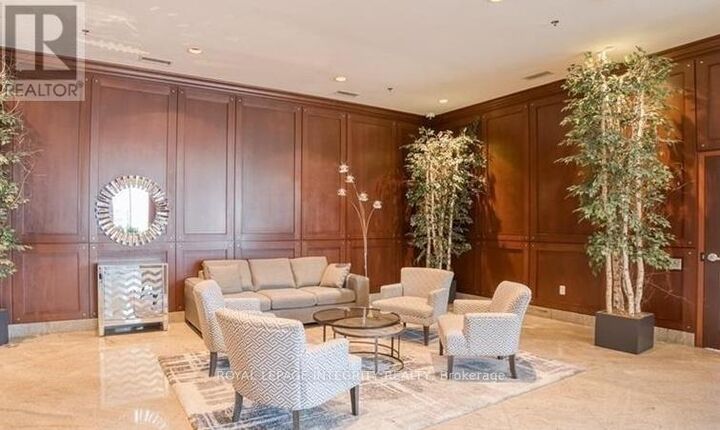 Property Photo:  234 Rideau Street 411  ON K1N 0A9 