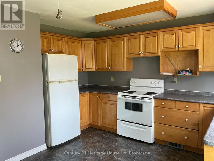 Property Photo:  264 Skye Street  ON N5C 2R4 