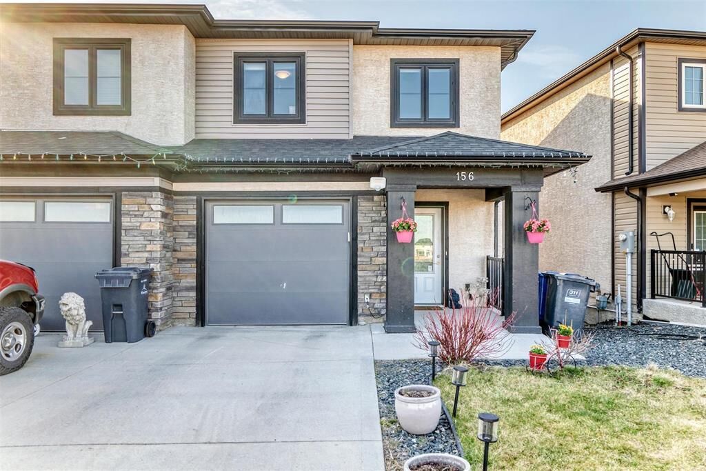 Property Photo:  156 Landover Drive  MB R3Y 0X3 