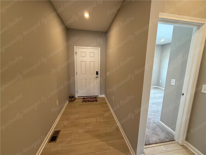 Property Photo:  141 Kenneth Hamilton  OH 45387 